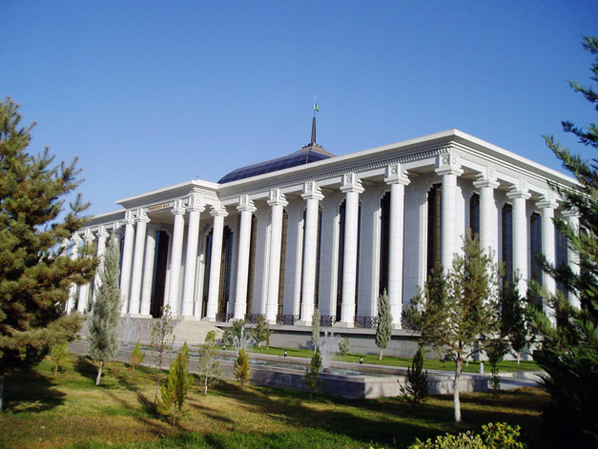 Turkmenistan adopts law on chamber of commerce and industry